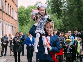 Последний звонок-2025: дата, традиции и история праздника