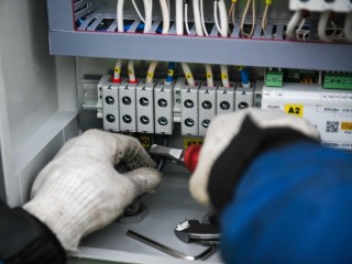 Свет возвращается: В микрорайонах Химок восстанавливают электричество