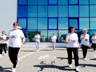 Участники «Активного долголетия» устроили танцевальный флешмоб