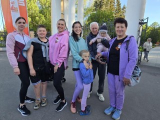 Сотрудники Коломенской больницы пробежали девять км в честь 9 Мая