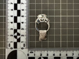 Полицейские раскрыли кражу дорогого кольца у пассажирки в аэропорту Домодедово