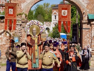 Можайск отметил 794-летие духовными торжествами и крестным ходом