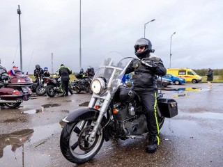 Байкеры почтили память героев у мемориала в Волоколамске