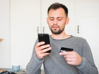 Продажа подставных банковских наборов в теневом сегменте прекратилась