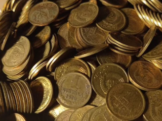 Ведро советских копеек продают в Бронницах за 230 тысяч рублей