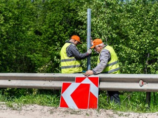 На Советской в Запрудне сотрудники «Мосавтодора» отремонтировали дорожный знак