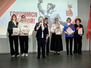 Героизм и мужество стали главными темами на торжественной линейке в колледже