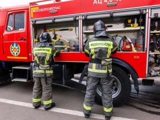 МЧС: пожар в торговом центре Королева локализован