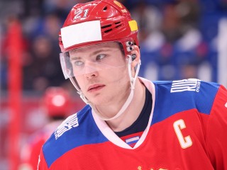 Выпускник королевской школы вышел на лед НХЛ