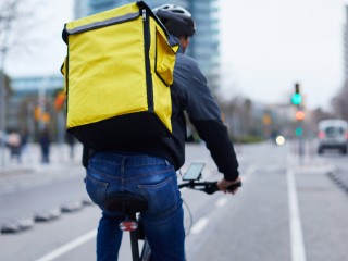 Экстренные службы работают на месте ДТП на Красноармейской улице