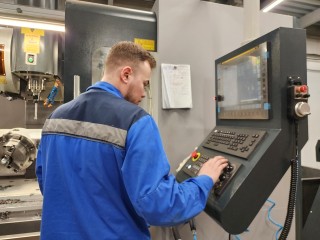 Выпускников вузов могут обязать работать по распределению после учебы