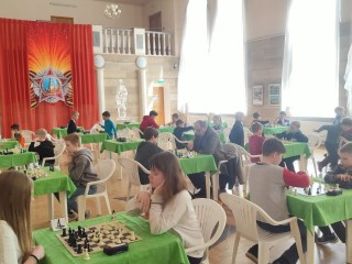 Ученики Александра Дударева сыграли на шахматном турнире в память о преподавателе