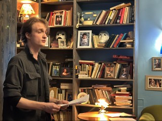 Литературный вечер провели в театре «Наш дом» ко Дню пограничника