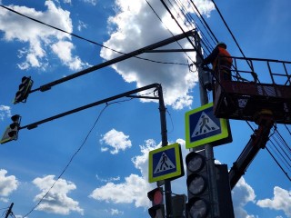 Движение машин на Каширском шоссе в Домодедове теперь регулирует новый светофор