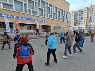 Чемпион мира по боксу Дмитрий Чудинов провел зарядку в Серпухове