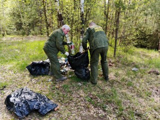Лесничие призвали отдыхающих сохранять чистоту у озера Озерецкое