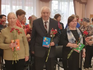 Дошкольники из Волоколамска трогательно поздравили ветеранов с Днем Победы