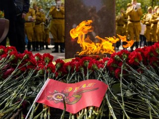 В Королеве зажгли Вечный огонь в преддверии Дня Победы
