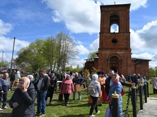 В храме Шатово почтили память героев 1941 года минутой молчания