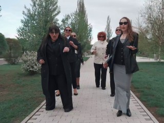 Родители выпускников из Орехово-Зуева записали клип о школьных годах