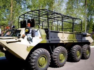 В Луховицах продают плавающий вездеход на базе БТР