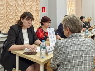 На вопросы участников СВО и их родных ответили в библиотеке имени Паустовского