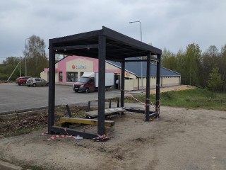 Автобусную остановку в современном дизайне устанавливают в Здехове