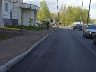 В микрорайоне Первомайском Павловского Посада уложили асфальт по технологии «больших карт»