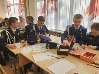 Реутовские юнармейцы поддержали бойцов СВО накануне Дня Победы