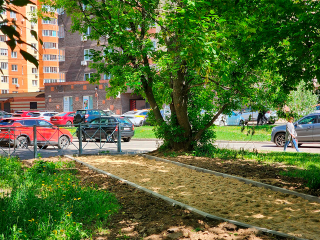 В Королеве обустраивают «народную тропу» до торгового центра