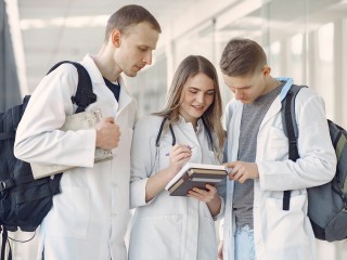Медики-целевики рискуют заплатить тройной штраф за отказ от работы