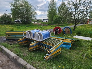 В Черноголовке начали устанавливать еще одну детскую площадку