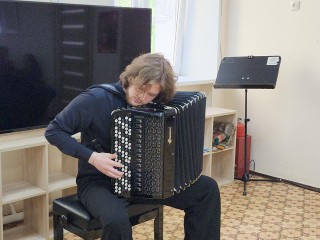 Баянист в Пушкино поразил слушателей исполнением музыки великих композиторов