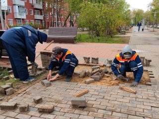 Специалисты восстановили брусчатку на проблемном участке Парковой улицы