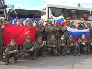 В Подмосковье приземлился самолет с освобожденными из плена российскими военными