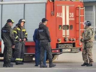Сотрудники Ногинского спасательного центра прибыли на место падения обломков БПЛА