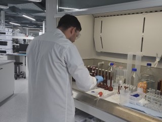 Фармацевты и научные работники могут получить дополнительную выплату