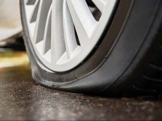 Житель Воскресенска порезал шины припаркованных авто