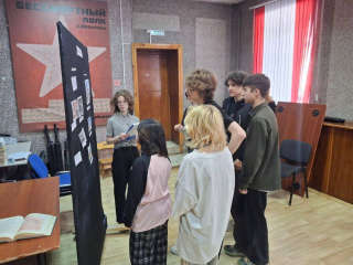 Выставка «Без срока давности» открылась в бронницком молодежном центре «Алиби»