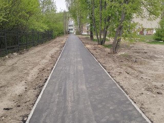 Новые пешеходные дорожки проложили в Озерах от домов к детским садам и школе