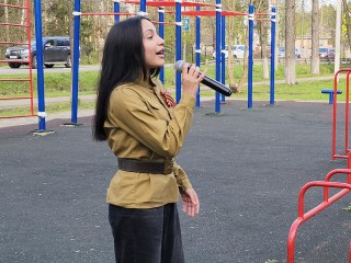 В честь праздника в Зеленоградском всем двором спели песни Великой Победы