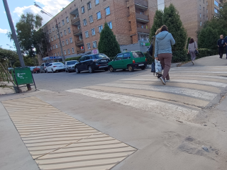 Тактильную плитку заменят на улице Московской