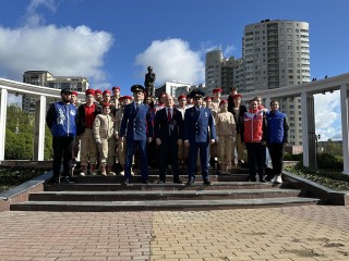В Пушкино почтили героев Великой Отечественной войны у мемориала Скорбящая мать