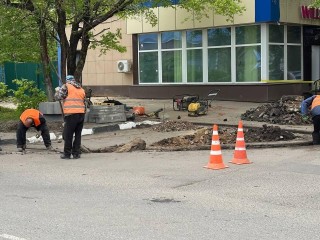 У ДК «Заря» ремонтируют перекресток