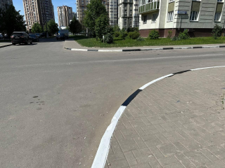 В микрорайоне Южный обновили дорожную разметку