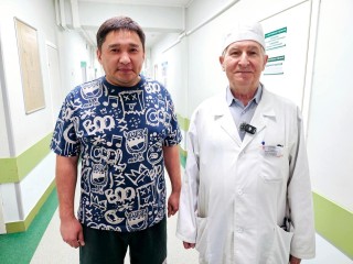 Острая боль в животе обернулась редкой патологией: врачи спасли пациента от Морганьи