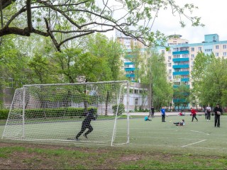 Футбольное поле в школе №1 обновят и откроют для всех желающих