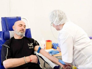 Священнослужители и прихожане в Мытищах сдали 18 литров крови в помощь больным