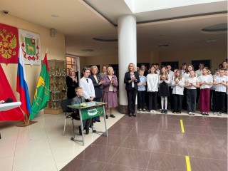 Парту Героя открыли в бронницкой гимназии имени Пушкина