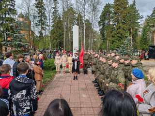 В Макарове и на бульваре Золотого поддержали патриотическую акцию «Вахта памяти»
